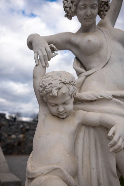 Statue at the Vanderbilt mansion